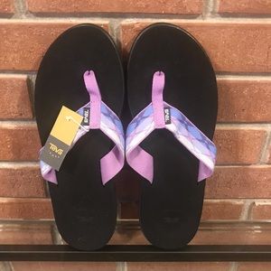 Women Teva flip flops